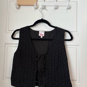 So Me Black Sleeveless Tie Front Crop Tank Top